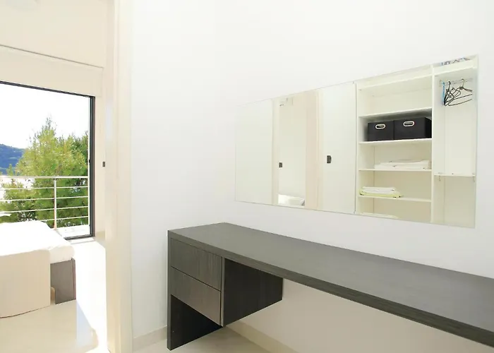 Six-bedroom In Karbuni Σπίτι διακοπών *