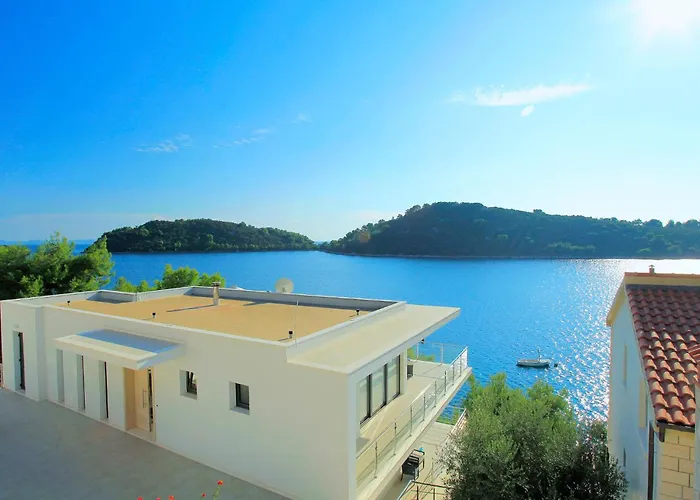 Six-bedroom In Karbuni Σπίτι διακοπών *