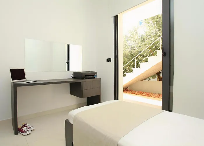 Six-bedroom In Karbuni Σπίτι διακοπών *