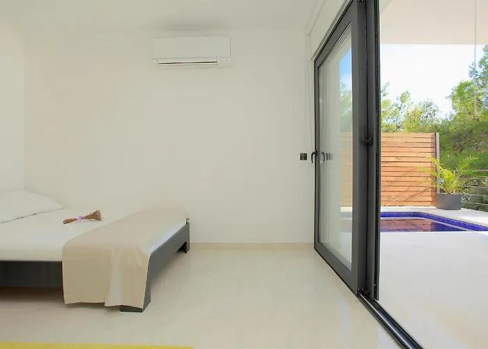 Casa de Férias Six-bedroom In Karbuni *
