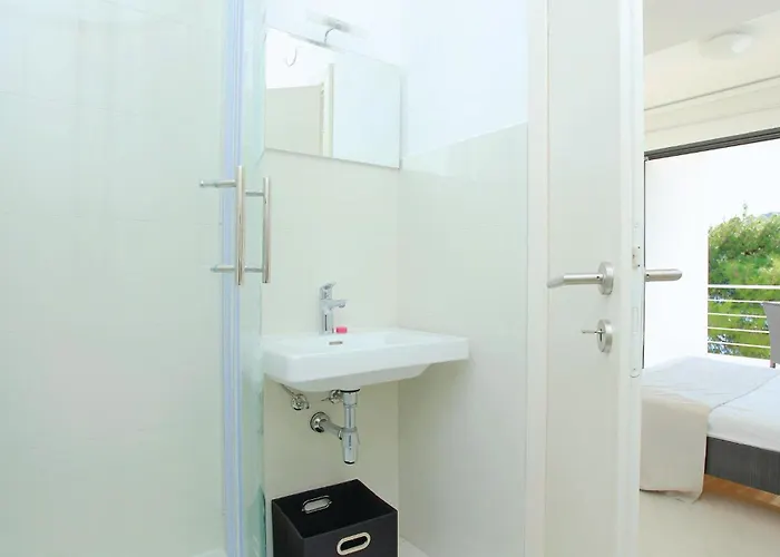 Six-bedroom In Karbuni Σπίτι διακοπών