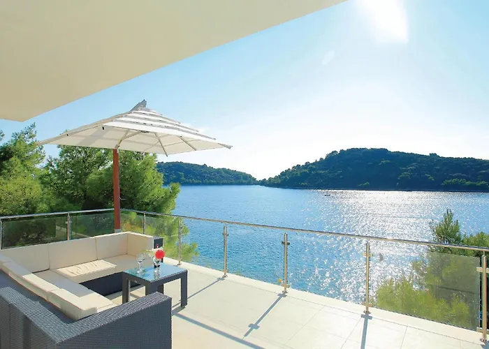Σπίτι διακοπών Six-bedroom In Karbuni *