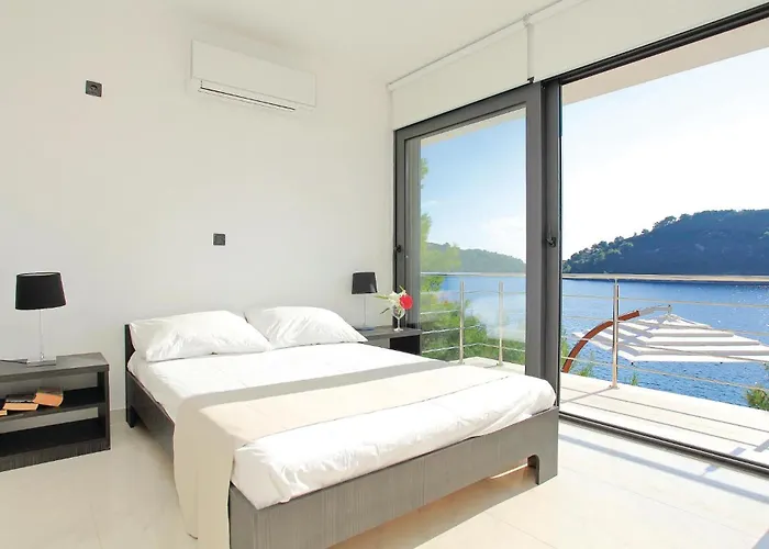 Six-bedroom In Karbuni Σπίτι διακοπών