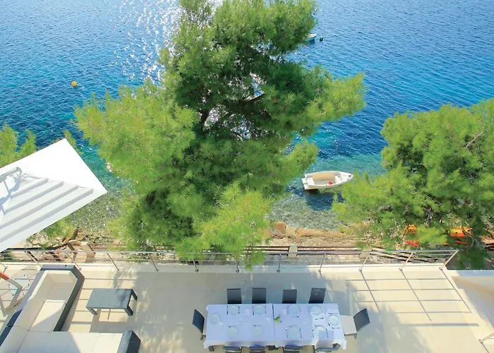 Six-bedroom In Karbuni Σπίτι διακοπών Brnistrova