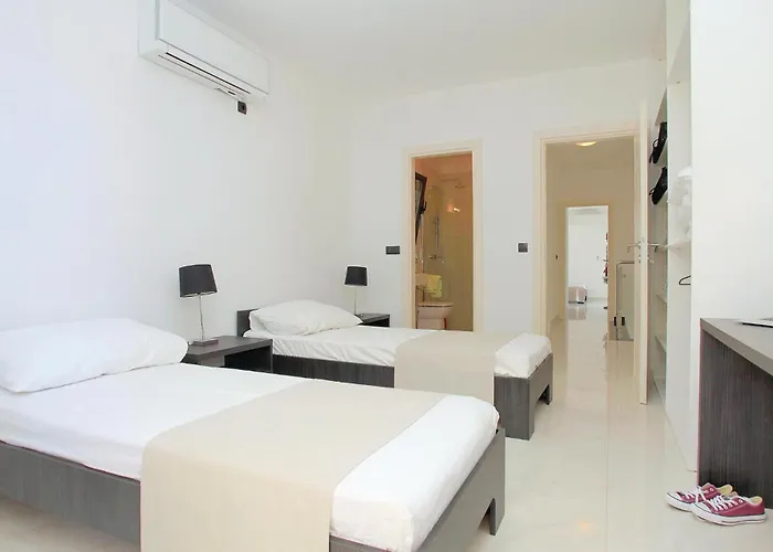 Six-bedroom In Karbuni Σπίτι διακοπών