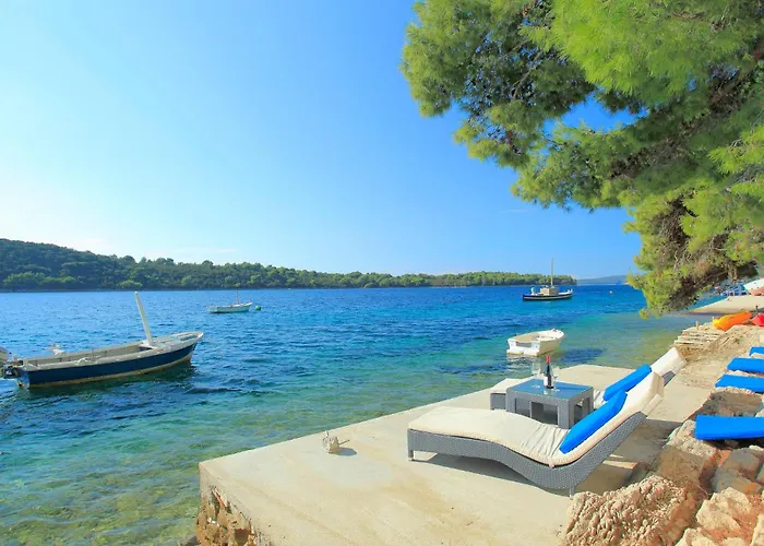 Six-bedroom In Karbuni Σπίτι διακοπών *