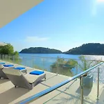 Six-bedroom In Karbuni Holiday home Prizba