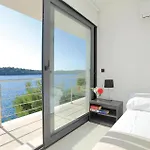 Holiday home Six-bedroom In Karbuni *