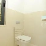 Six-bedroom In Karbuni * Prizba