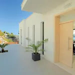 Six-bedroom In Karbuni * Prizba