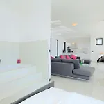 Six-bedroom In Karbuni Holiday home Prizba