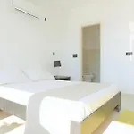 Six-bedroom In Karbuni *