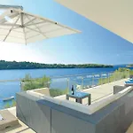 Six-bedroom In Karbuni Holiday home Prizba