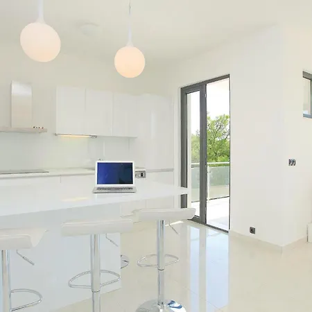 Six-bedroom In Karbuni Feriehus Prizba