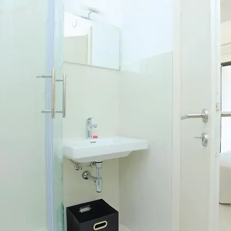 Six-bedroom In Karbuni Сasa de vacaciones