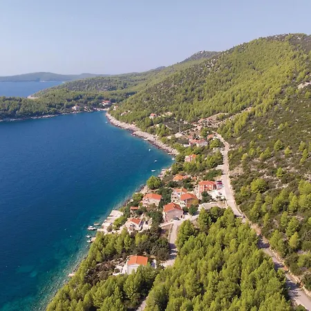 Six-bedroom In Karbuni * Prizba