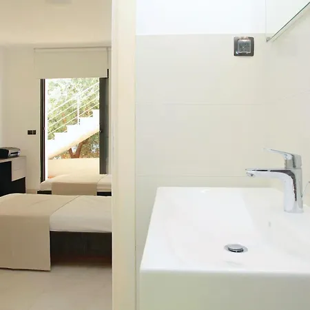 Six-bedroom In Karbuni Feriehus *