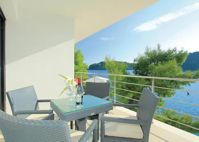 Tatil Evi Six-bedroom In Karbuni Brnistrova
