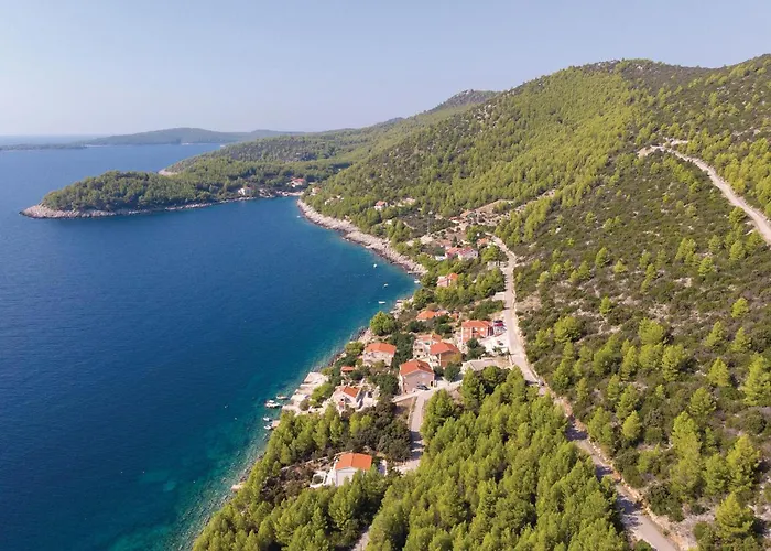 Six-bedroom In Karbuni * Brnistrova